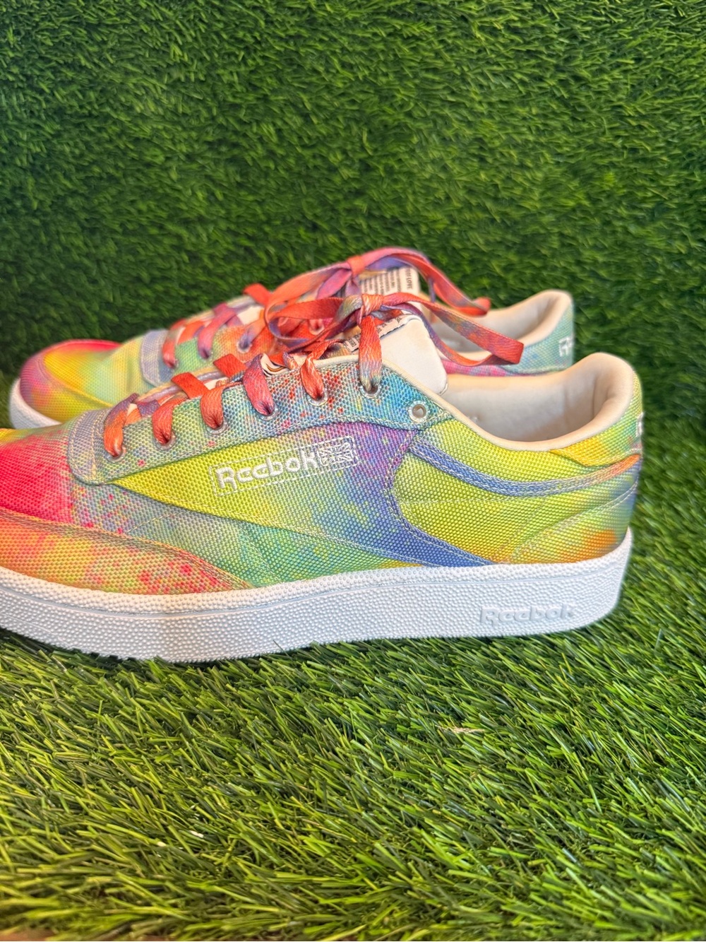 Reebok unisex Tie-Dye club C 85 Pride Low Top Sneakers - Multicolor size 11 - Picture 3 of 10